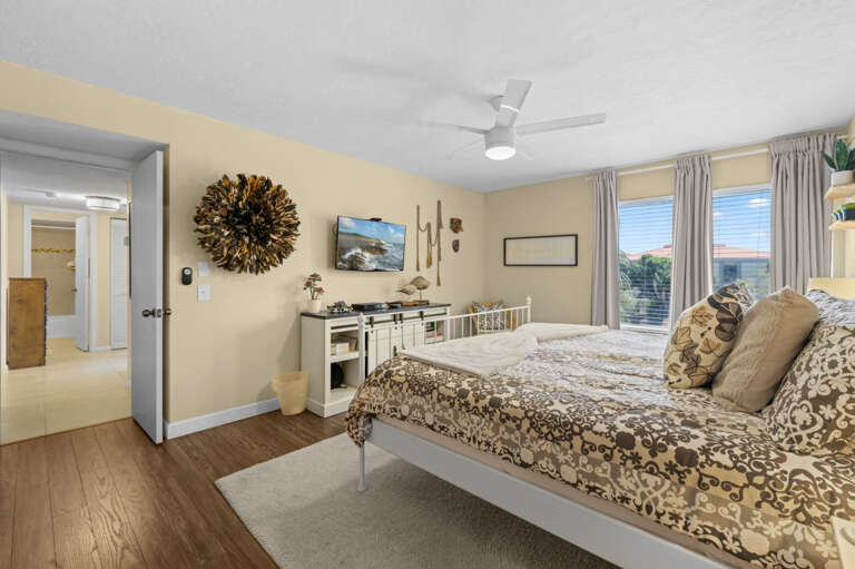 22-web-or-mls-6290 Bahia Del Mar Cir #10-28.jpg