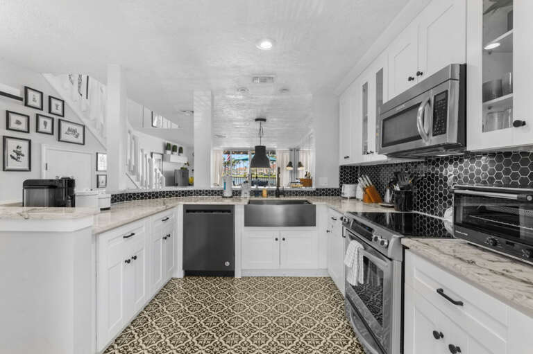 14-web-or-mls-6290 Bahia Del Mar Cir #10-22.jpg