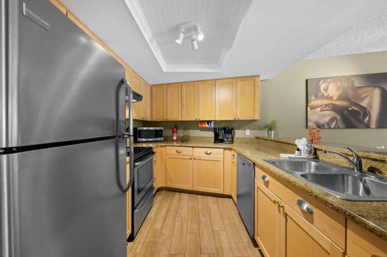 9-web-or-mls-7537 Bayshore Dr #302-27.jpg