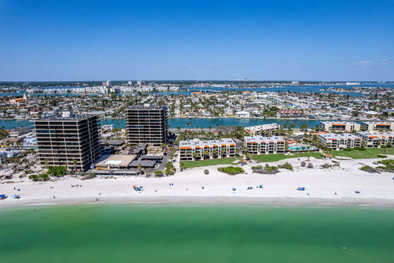 33-web-or-mls-7537 Bayshore Dr #302-14.jpg