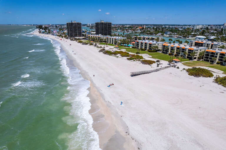 30-web-or-mls-7537 Bayshore Dr #302-11.jpg