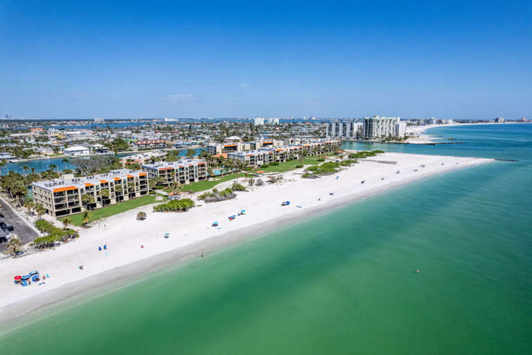 32-web-or-mls-7537 Bayshore Dr #302-15.jpg