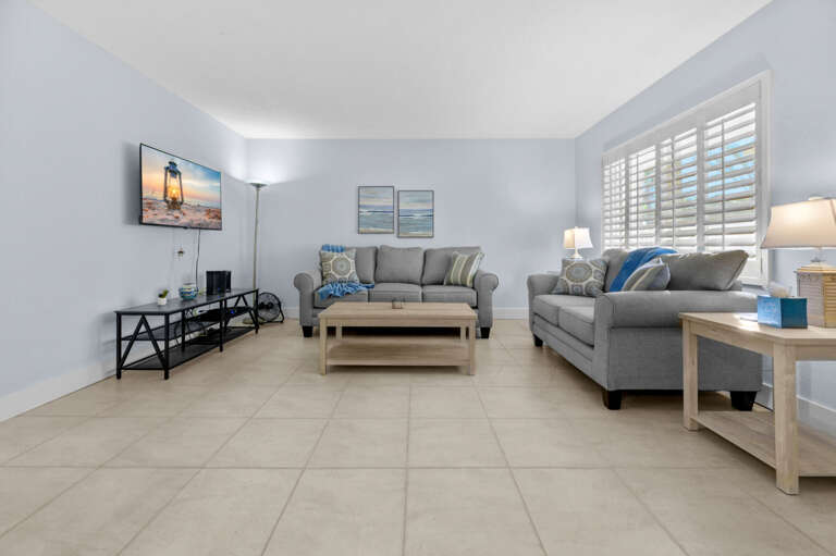 4-web-or-mls-600 71st Ave Apt 3 - Export-1.jpg 4-web-or-mls-600 71st Ave Apt 3 - Export-1.jpg