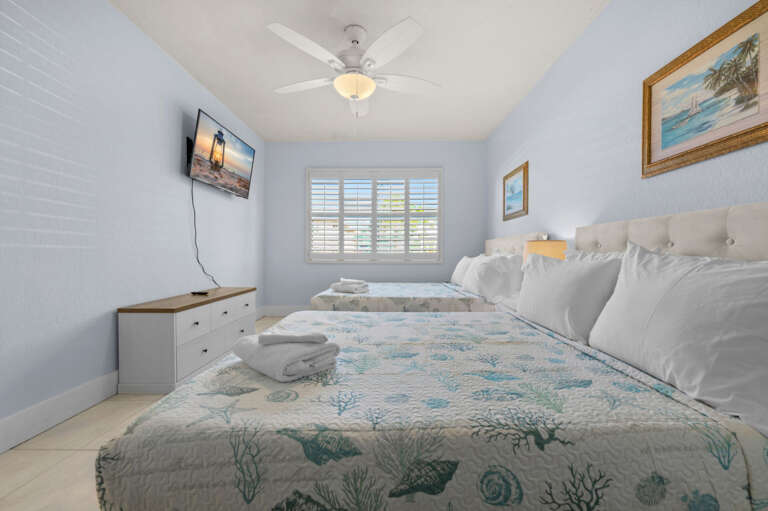 16-web-or-mls-600 71st Ave Apt 3 - Export-17.jpg