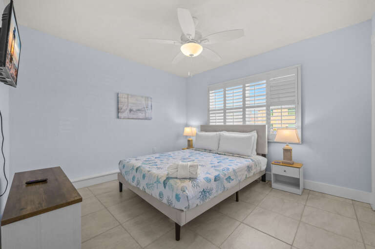 10-web-or-mls-600 71st Ave Apt 3 - Export-11.jpg