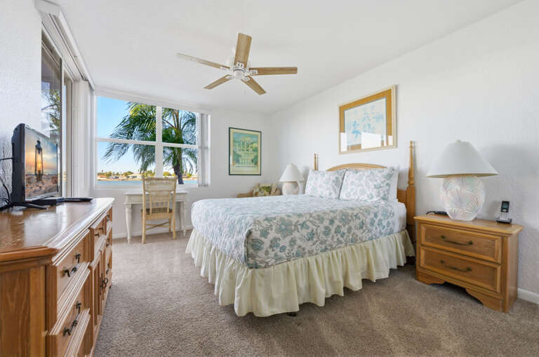 14-web-or-mls-6083 Bahia Del Mar Cir #157-5.jpg