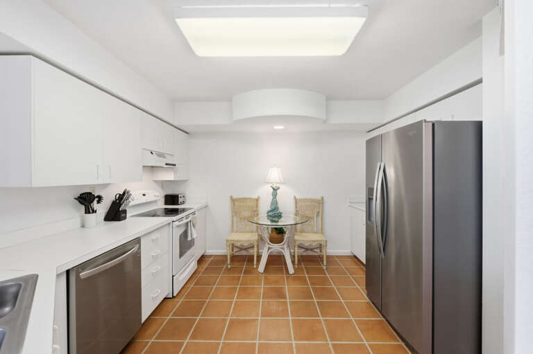 12-web-or-mls-6083 Bahia Del Mar Cir #157-28.jpg