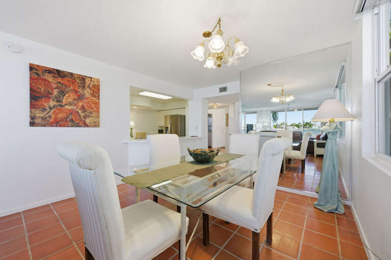 10-web-or-mls-6083 Bahia Del Mar Cir #157-25.jpg