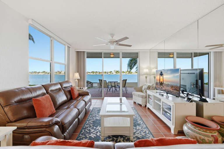 4-web-or-mls-6083 Bahia Del Mar Cir #157-10.jpg