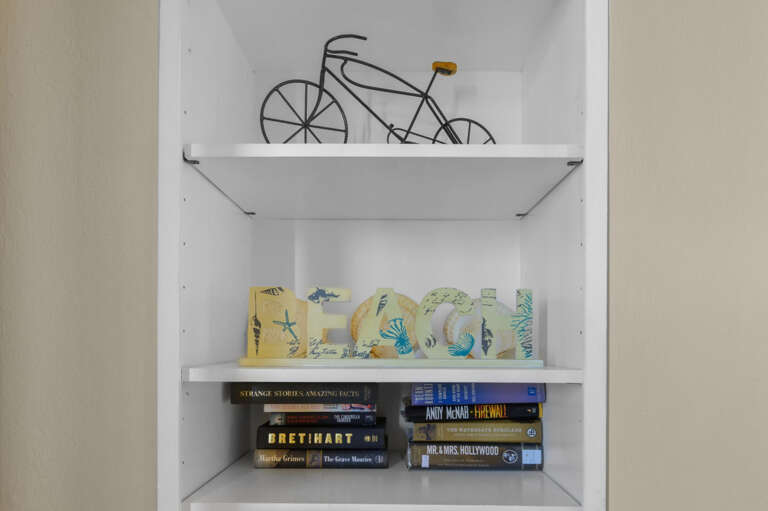 17-web-or-mls-6800 Sunset Way #1503-25.jpg