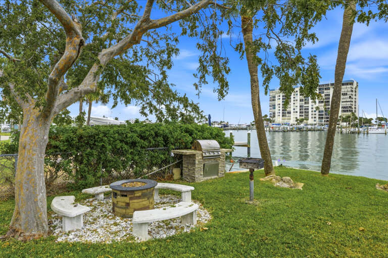 34-web-or-mls-9715 Harrell Ave # 1-16.jpg