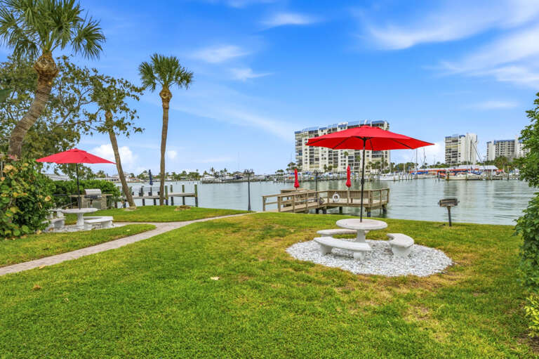 32-web-or-mls-9715 Harrell Ave # 1-35.jpg