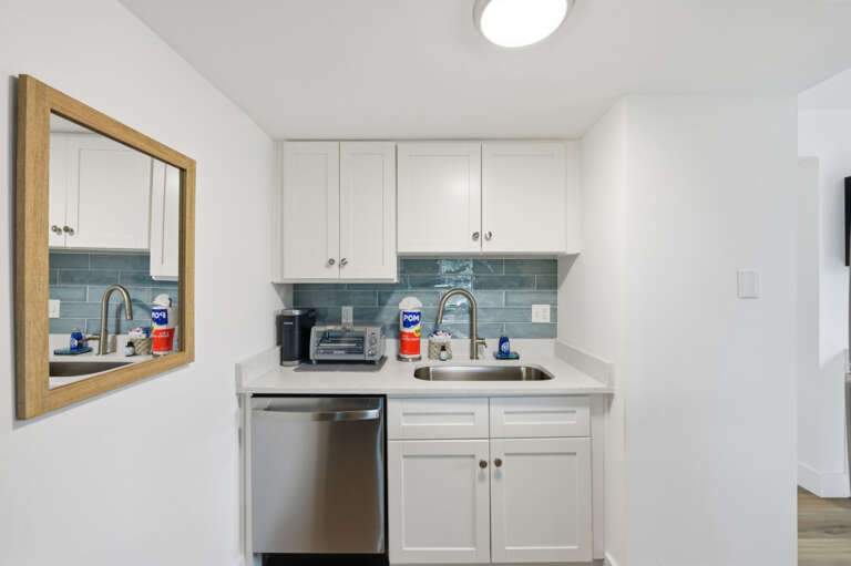 9-web-or-mls-9715 Harrell Ave # 1-28.jpg