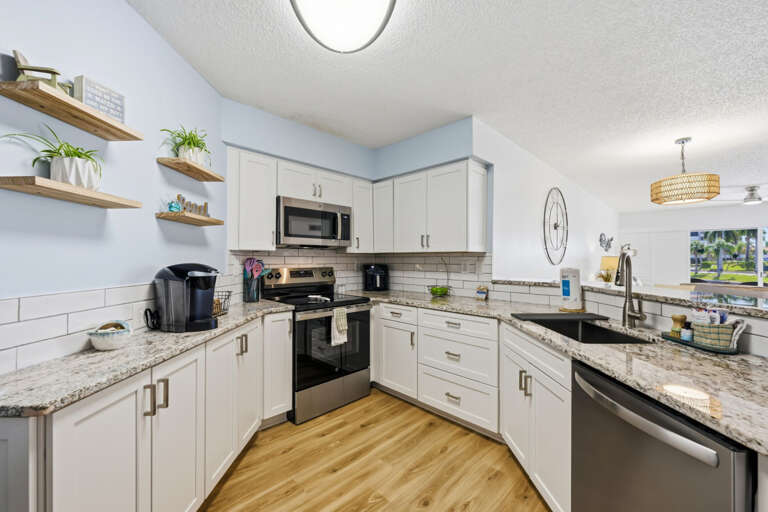 16-web-or-mls-6061 Bahia Del Mar Blvd #112-23.jpg