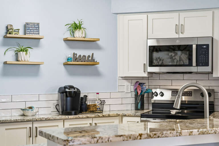 18-web-or-mls-6061 Bahia Del Mar Blvd #112-40.jpg