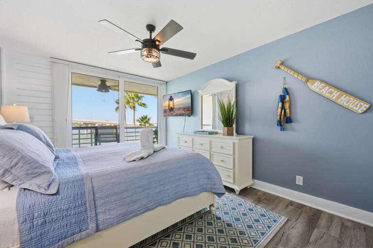 19-web-or-mls-5901 Bahia Del Mar Cir #519-12.jpg