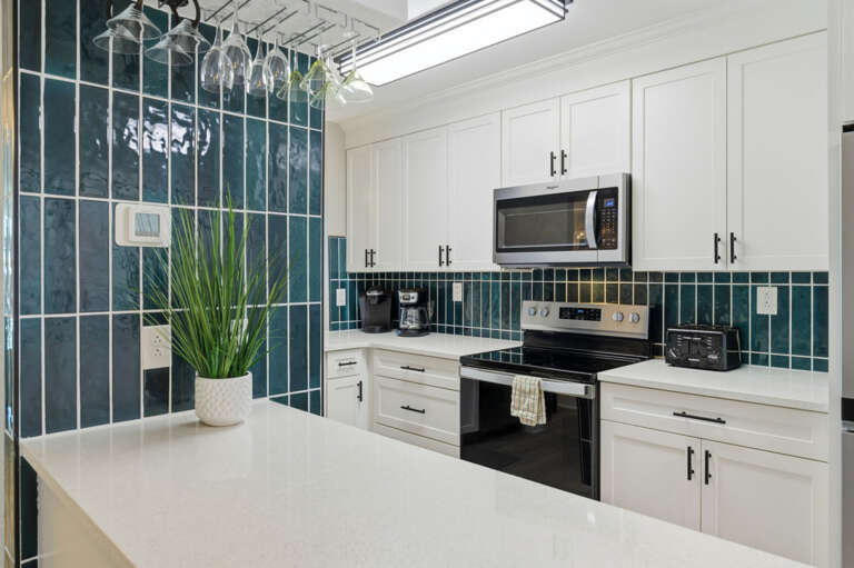 16-web-or-mls-5901 Bahia Del Mar Cir #519-10.jpg