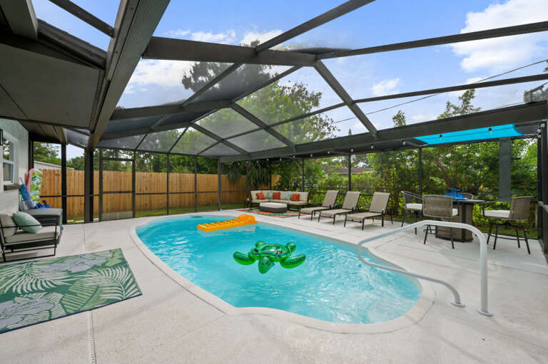 49-web-or-mls-8256 Lark St-2.jpg