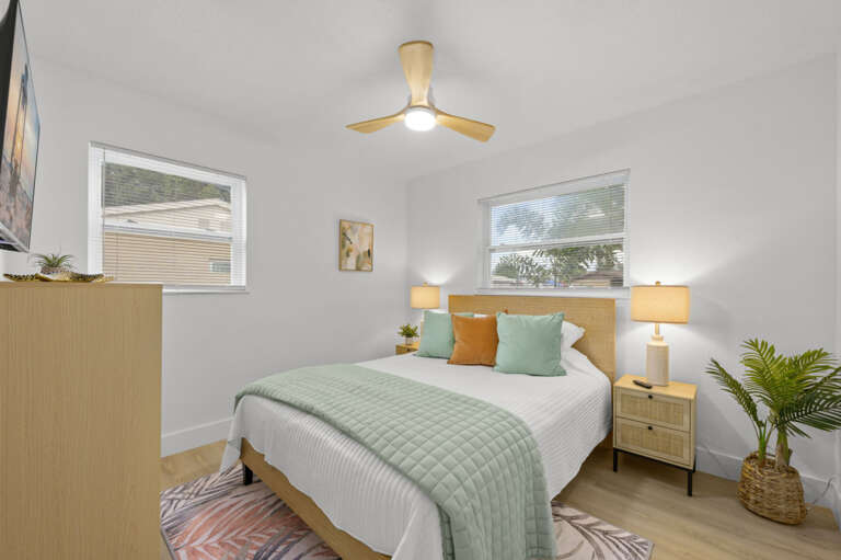 31-web-or-mls-8256 Lark St-37.jpg