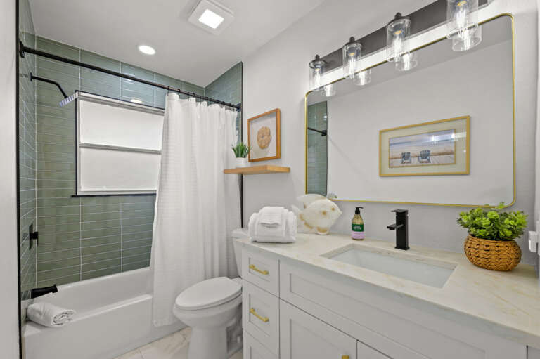 45-web-or-mls-8256 Lark St-60.jpg