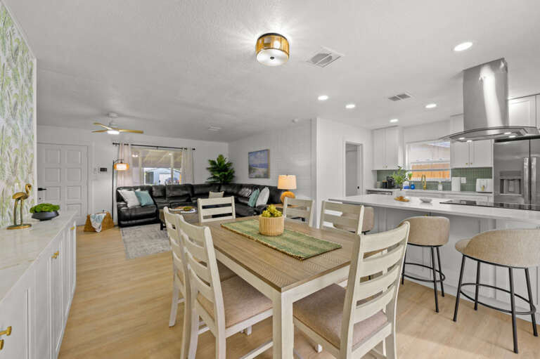 12-web-or-mls-8256 Lark St-24.jpg