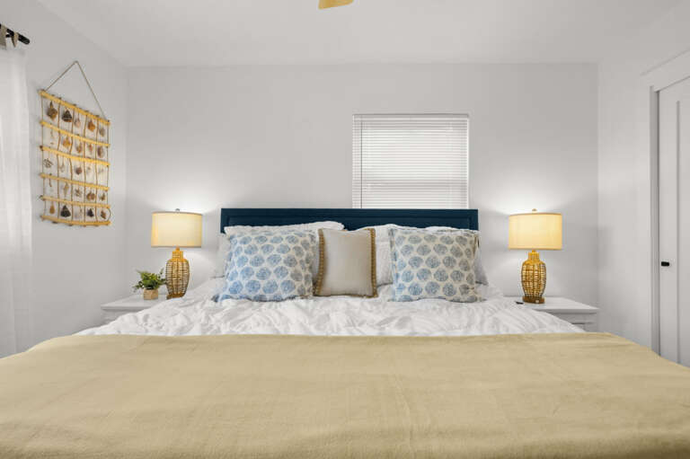 27-web-or-mls-8256 Lark St-34.jpg