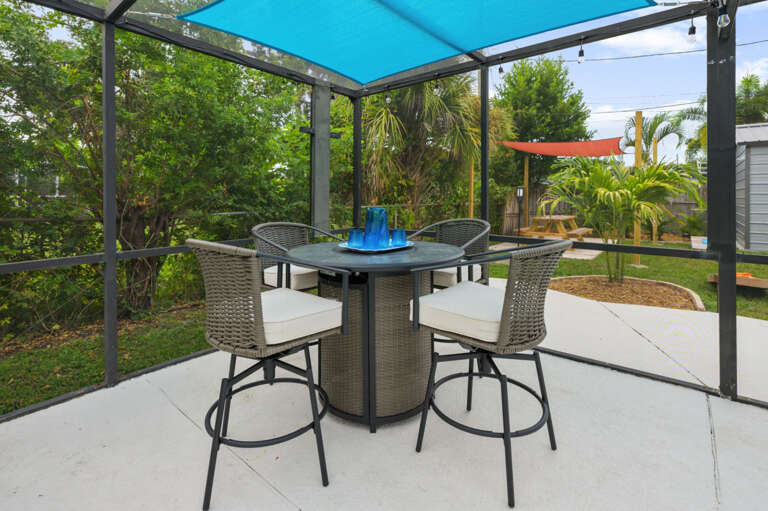 54-web-or-mls-8256 Lark St-6.jpg