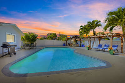 69-web-or-mls-13189 87th Ave Twilight-2.jpg