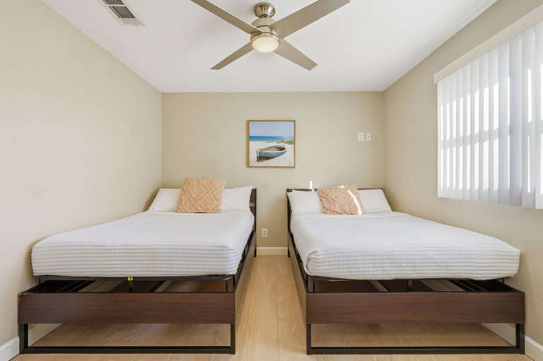 47-web-or-mls-13189 87th Ave-62.jpg