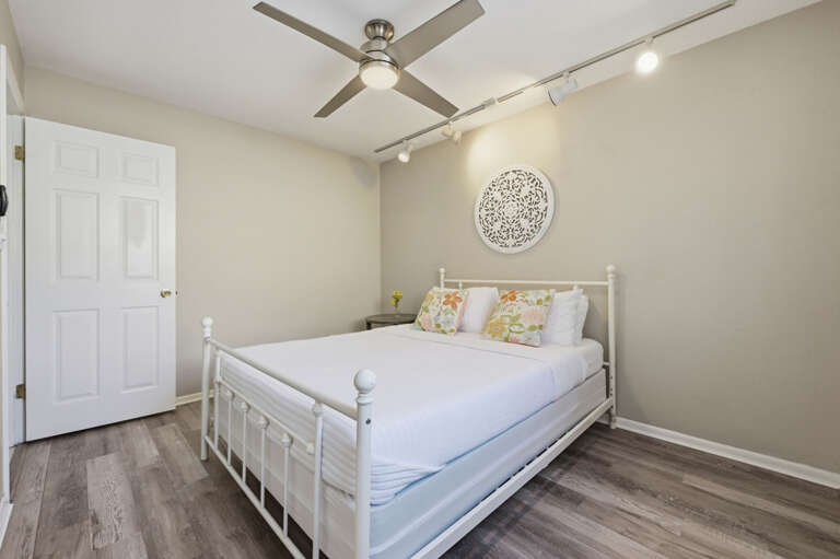 44-web-or-mls-13189 87th Ave-59.jpg