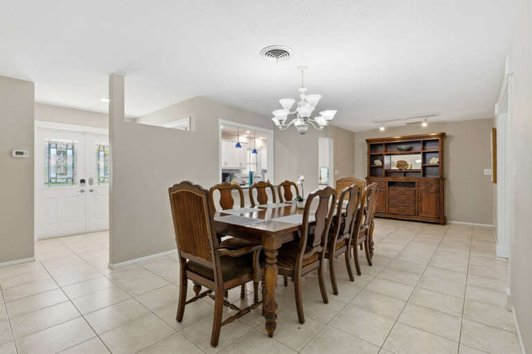 13-web-or-mls-13189 87th Ave-16.jpg