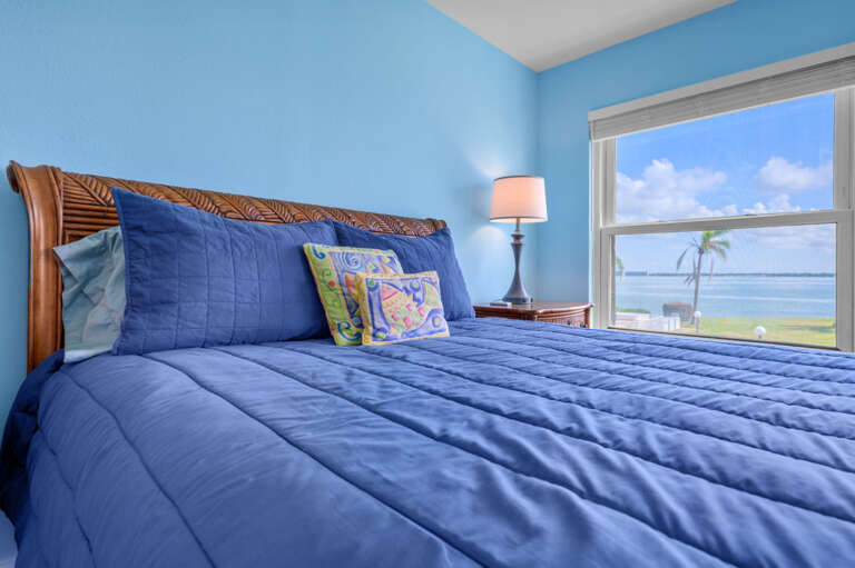 19-web-or-mls-6177 Sun Blvd #215-32.jpg