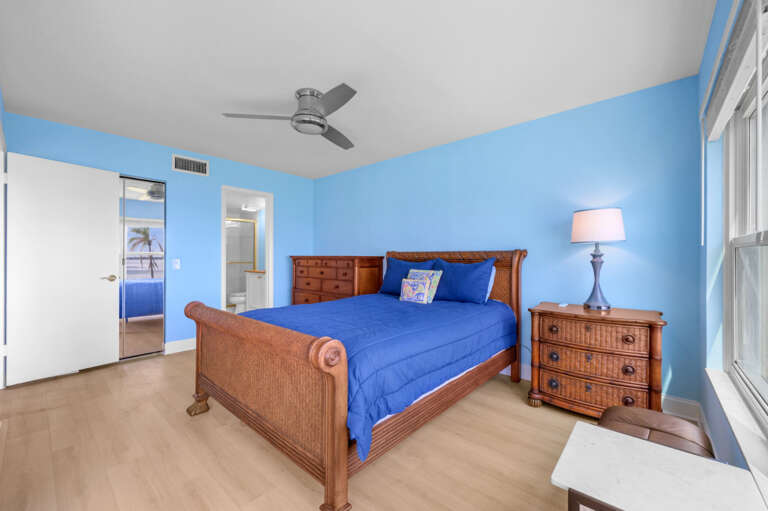 18-web-or-mls-6177 Sun Blvd #215-31.jpg