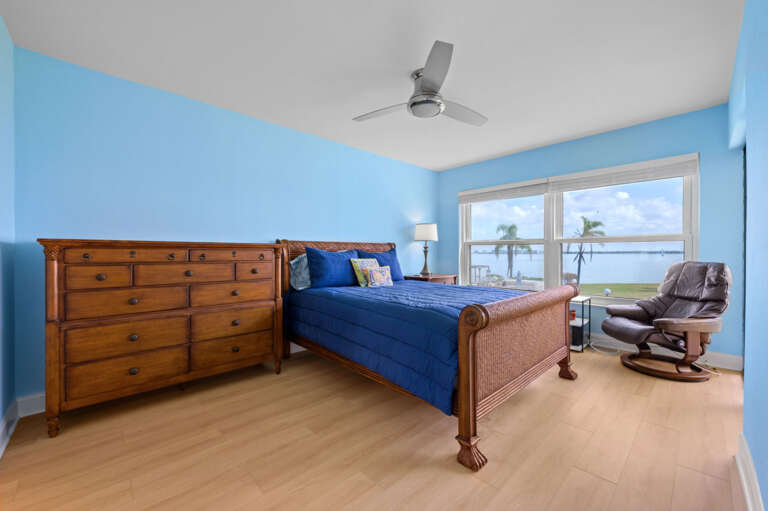 16-web-or-mls-6177 Sun Blvd #215-29.jpg