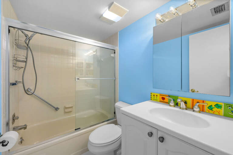 21-web-or-mls-6177 Sun Blvd #215-34.jpg