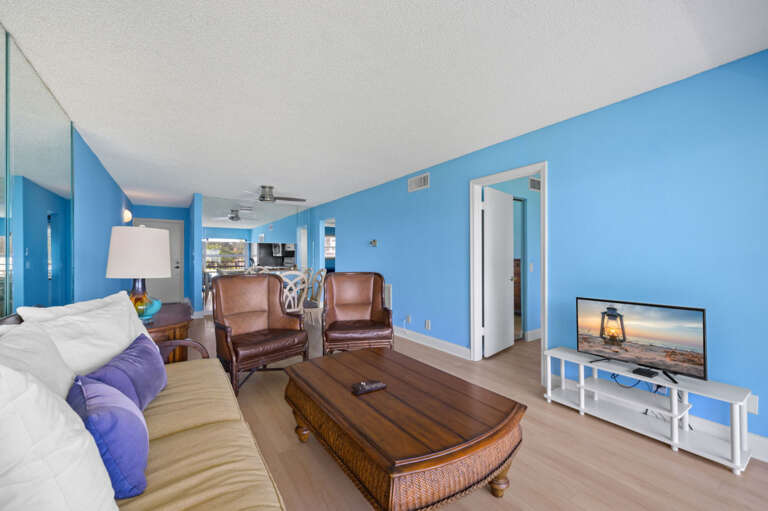 7-web-or-mls-6177 Sun Blvd #215-17.jpg