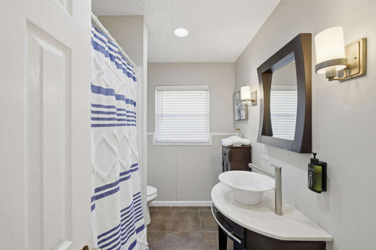 50-web-or-mls-13189 87th Ave-65.jpg