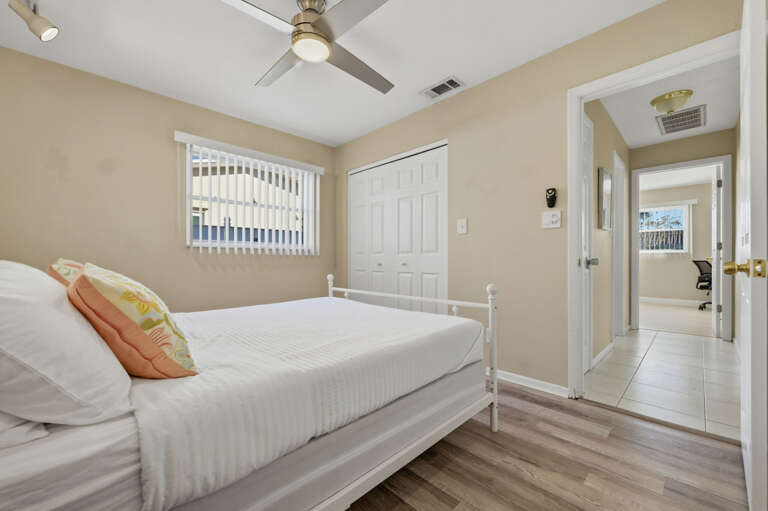 43-web-or-mls-13189 87th Ave-58.jpg