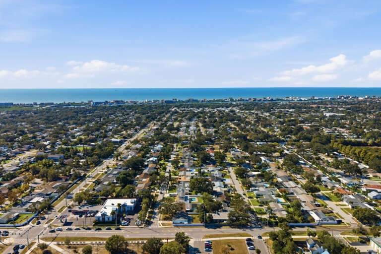 64-web-or-mls-13189 87th Ave-6.jpg