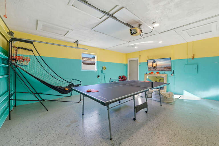 31-web-or-mls-13189 87th Ave-26.jpg