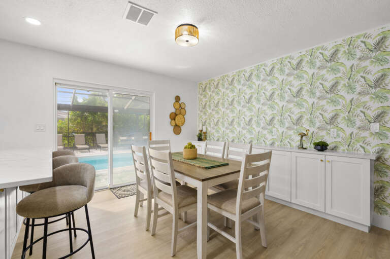 10-web-or-mls-8256 Lark St-22.jpg