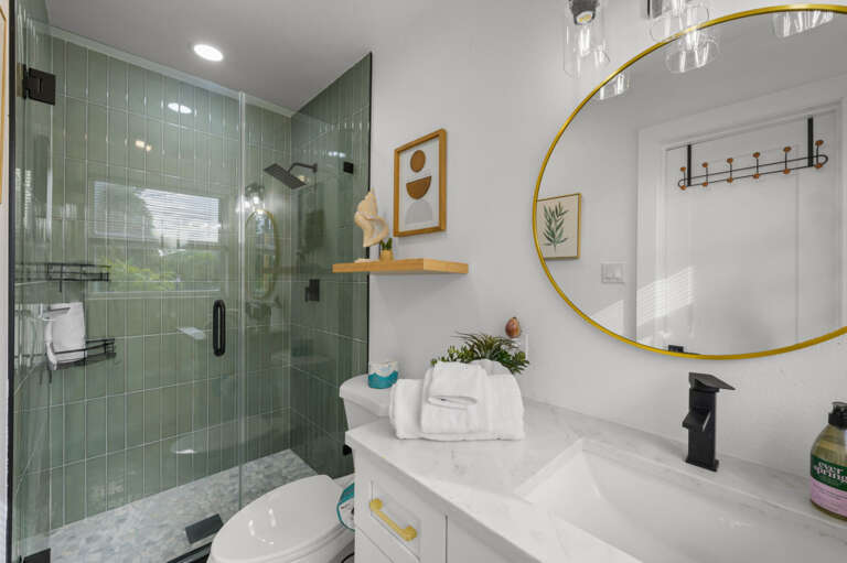 29-web-or-mls-8256 Lark St-35.jpg