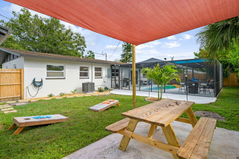 61-web-or-mls-8256 Lark St-13.jpg