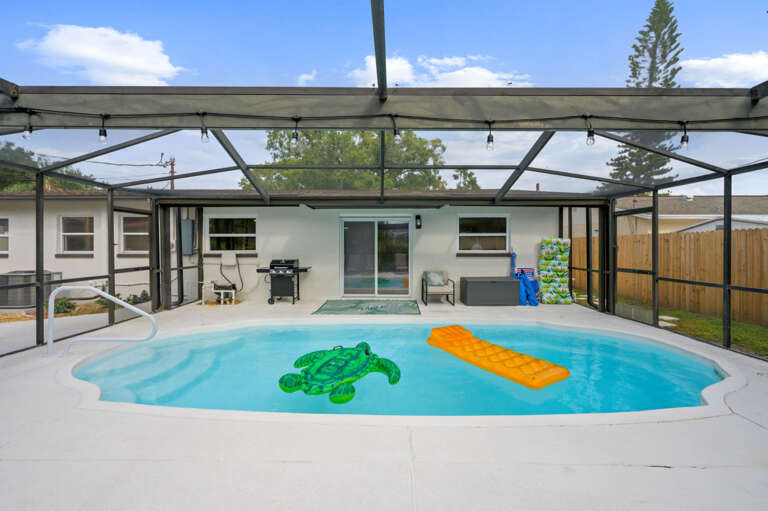 57-web-or-mls-8256 Lark St-9.jpg