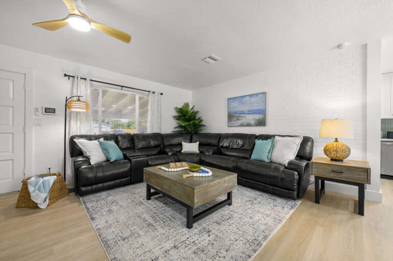 4-web-or-mls-8256 Lark St-17.jpg