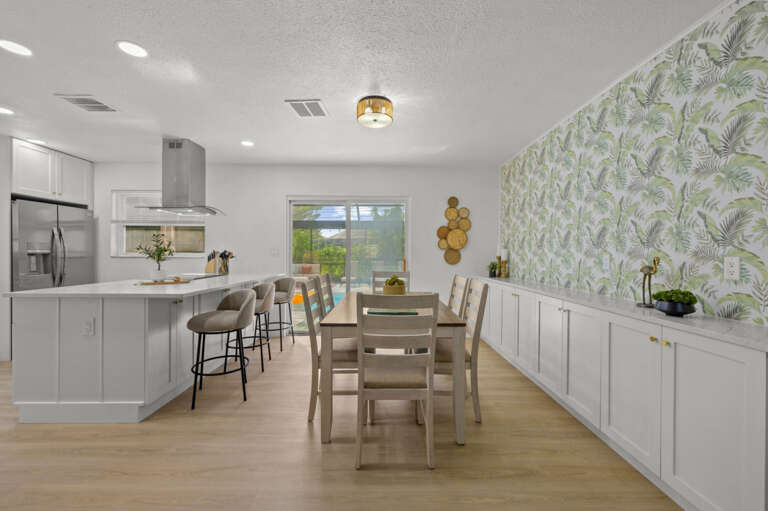 9-web-or-mls-8256 Lark St-21.jpg