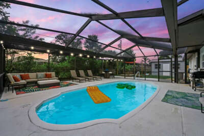 Serenity on Lark St - 4BD|2BA Pool Home Minutes from the beach!