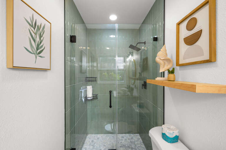 30-web-or-mls-8256 Lark St-36.jpg