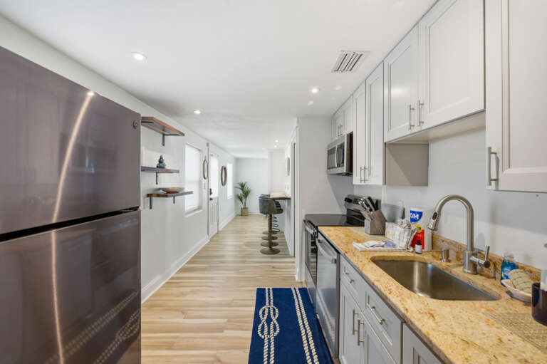 10-web-or-mls-126 119th Ave-22.jpg