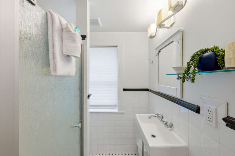 17-web-or-mls-126 119th Ave-24.jpg